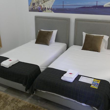 Good Night Guesthouse Lis Lisbona Esterno foto