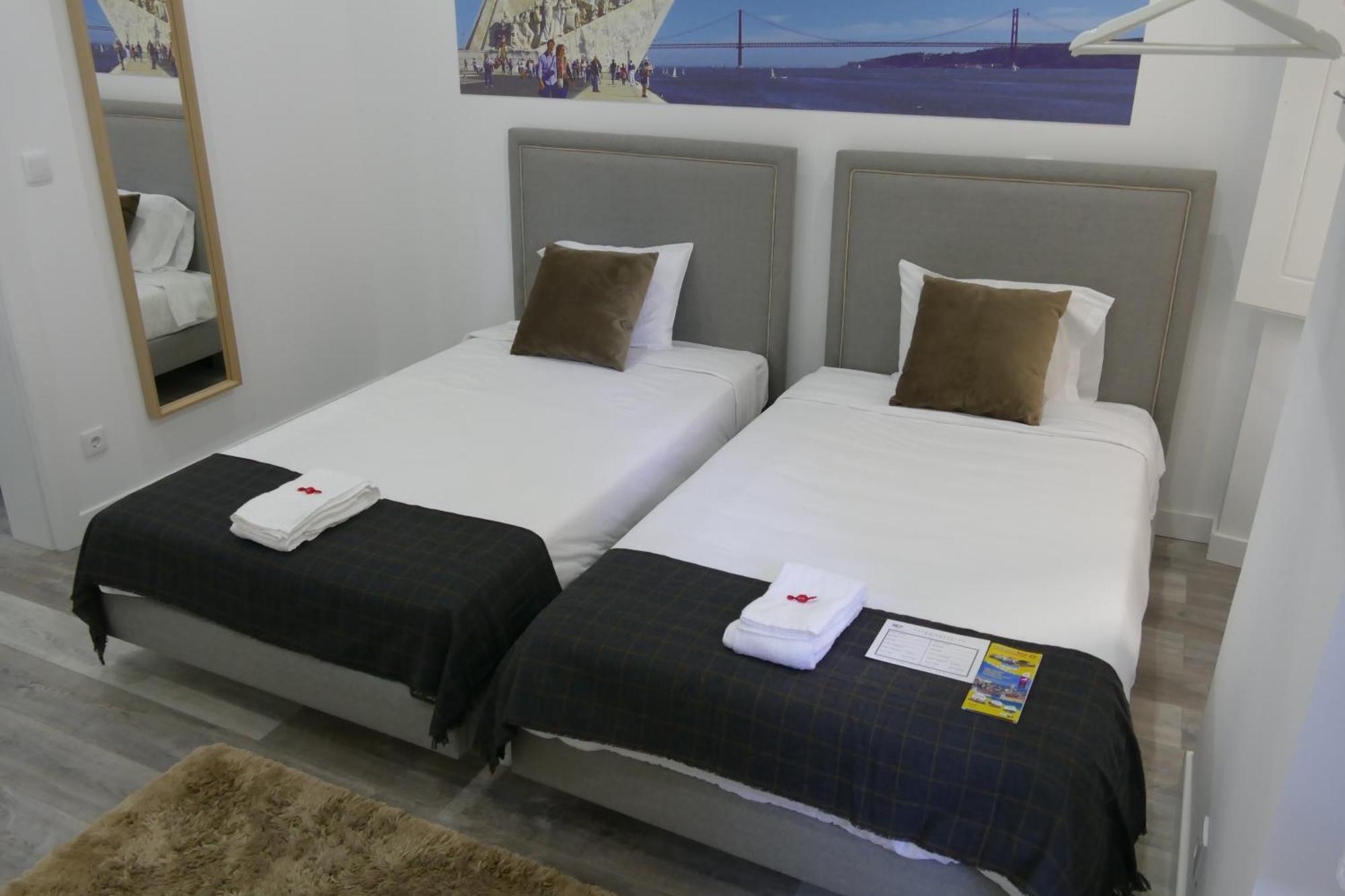 Good Night Guesthouse Lis Lisbona Esterno foto